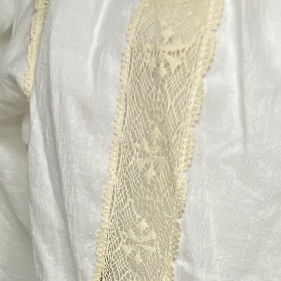 BCBGMaxAzria White w Cream Lace Detail Bell Sleeve - Picture 2 of 11